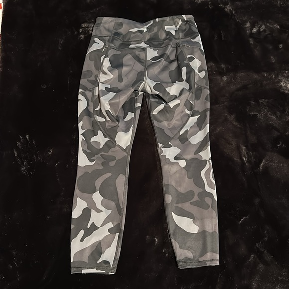 Athleta 7/8 length legging - Picture 2 of 16